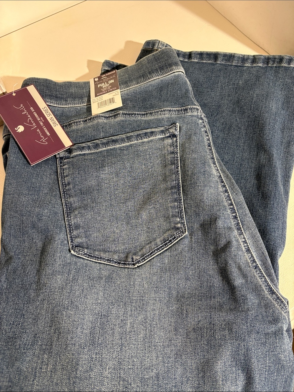 Gloria Vanderbilt Jeans Invincible Stretch Bootcut in Medium Blue NWT